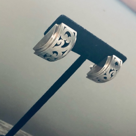 Authentic Lois Hill Clip On Earrings - Picture 4 of 13